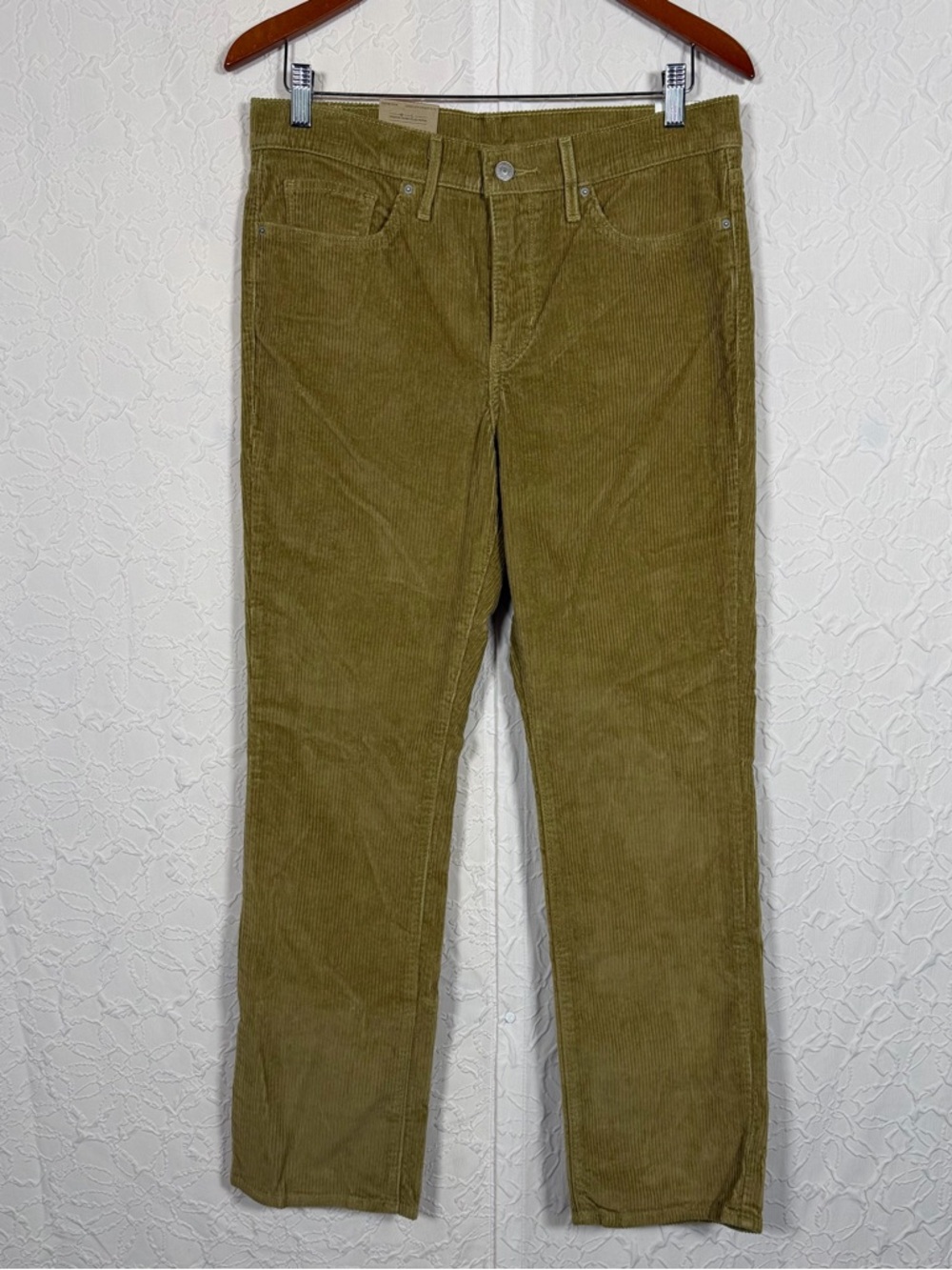 Levi’s NWT 314 Shaping Straight Corduroy Tan Pants Sz 31/30